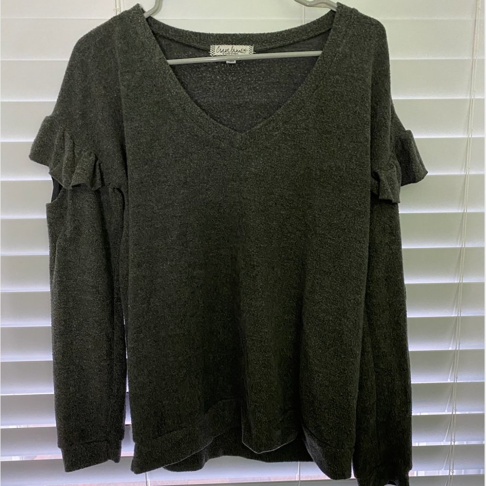 Blouse with open arms